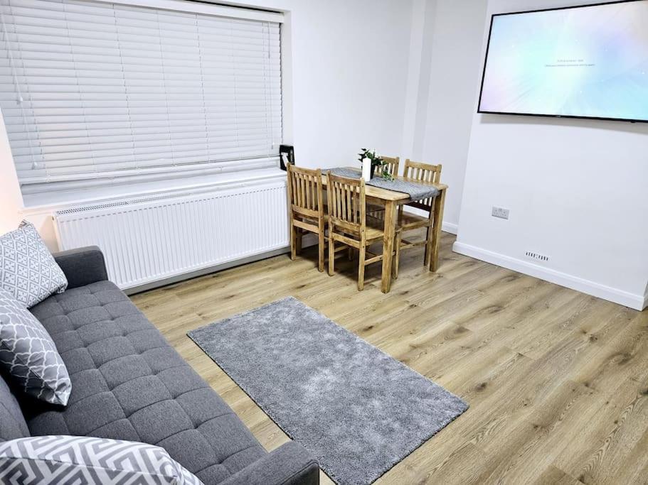 Wonderful Apartment In Wembley 伦敦 外观 照片