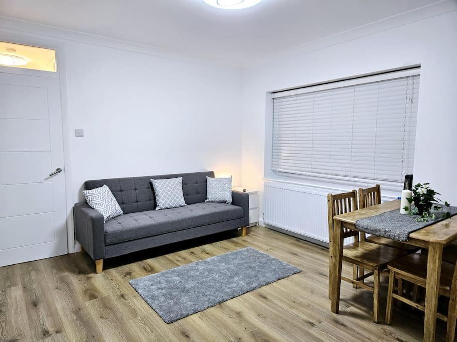 Wonderful Apartment In Wembley 伦敦 外观 照片